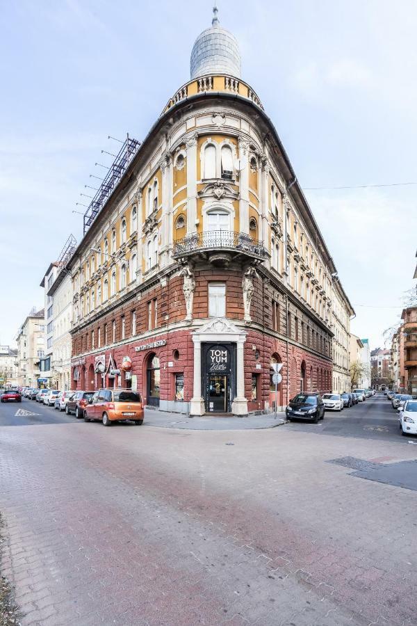 Bpr Thrill Design With A/c Budapest